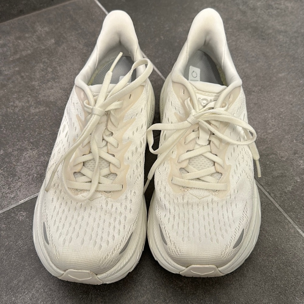 Clifton 8 Hoka White running sneakers